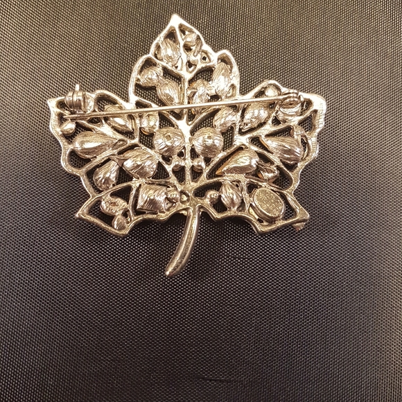 Nolan Miller Brooch - Picture 2 of 3